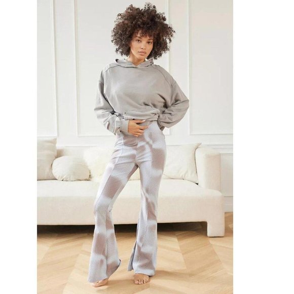 Out From Under Urban Outfitters Aria Seamed Flare Pants Print Assorted M - Picture 1 of 9